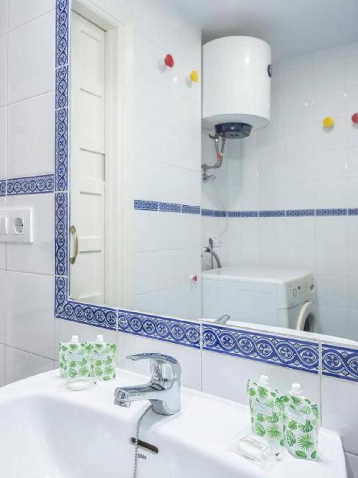 Moderno Apartamento Cerca A Plaza Espana セビリア エクステリア 写真